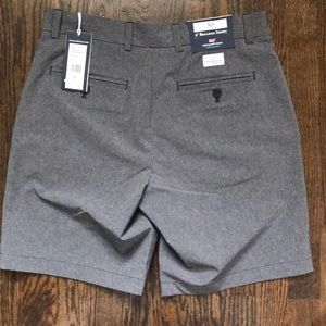 8” breaker performance short. Vineyard Vine